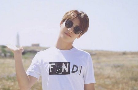 少数民族男星排行 汪苏泷垫底 第一名帅到爆炸