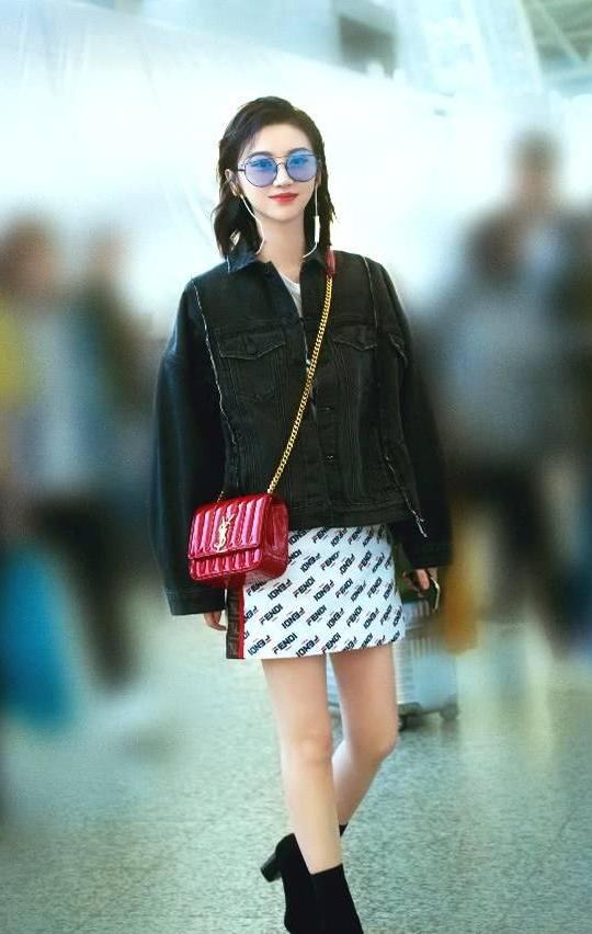 别再穿牛仔裙了,女生们更喜欢景甜这款创可贴