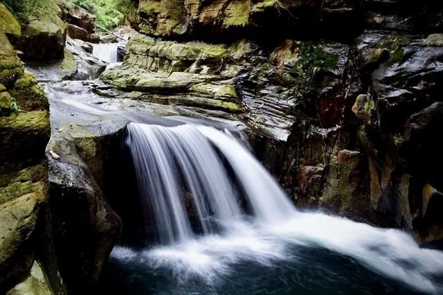 贵州从江:藏在深山中的“小蛟龙”--三百河十二龙潭瀑布群