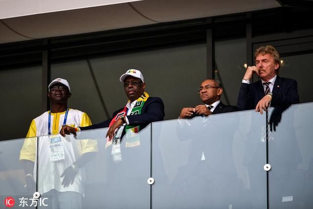 尔总统现场观战 小组若出线继续给全国放假?