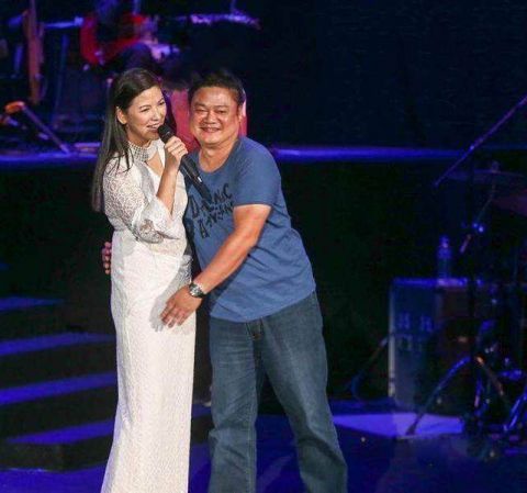 她5年时间内20次人工受孕,如今双胞胎儿子3岁