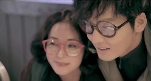 一直不被韩国人认可,被称为娼妓导演,拍的这部