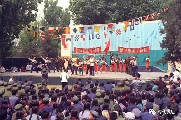 【钩沉】一位退休老记者拍摄的1966年北京文革：画面触动人心