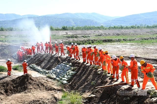 甘肃路桥开展施工现场安全应急演练(组图)_【