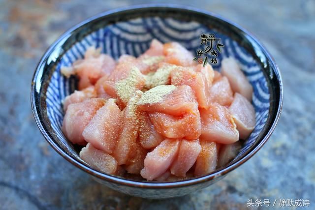 猪肉换个做法，焦香酥嫩，男人下酒孩子当零食，1次1斤不够吃