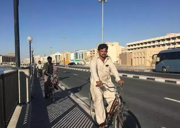 实迪拜:四个老婆的土豪不多,大多是来自印度的