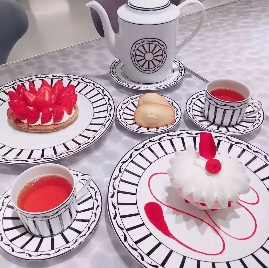 奢侈大牌纷纷开餐厅和咖啡馆,谁最好吃谁最坑爹?这里有答案