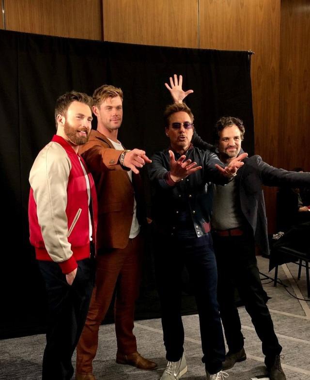 钢铁侠美队雷神浩克同框,钢铁侠内增高太明显