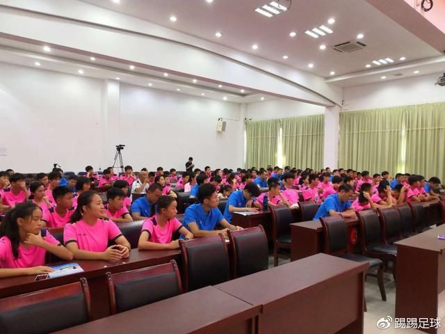 2018年福建省青少年校园足球夏令营在宁德霞