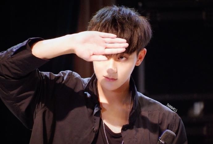 鹿晗正面拍的照片