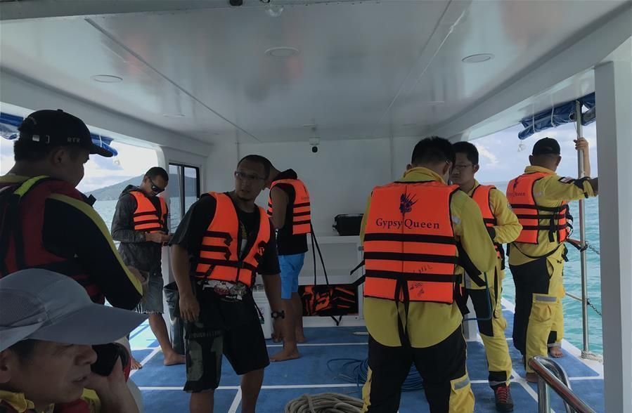 泰国普吉翻船事故42人遇难 中国救援队参加救