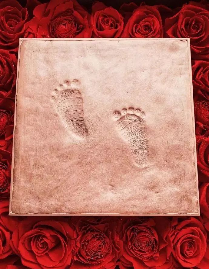 赵丽颖产后出院画面曝光,身材丰腴脸部圆润,冯