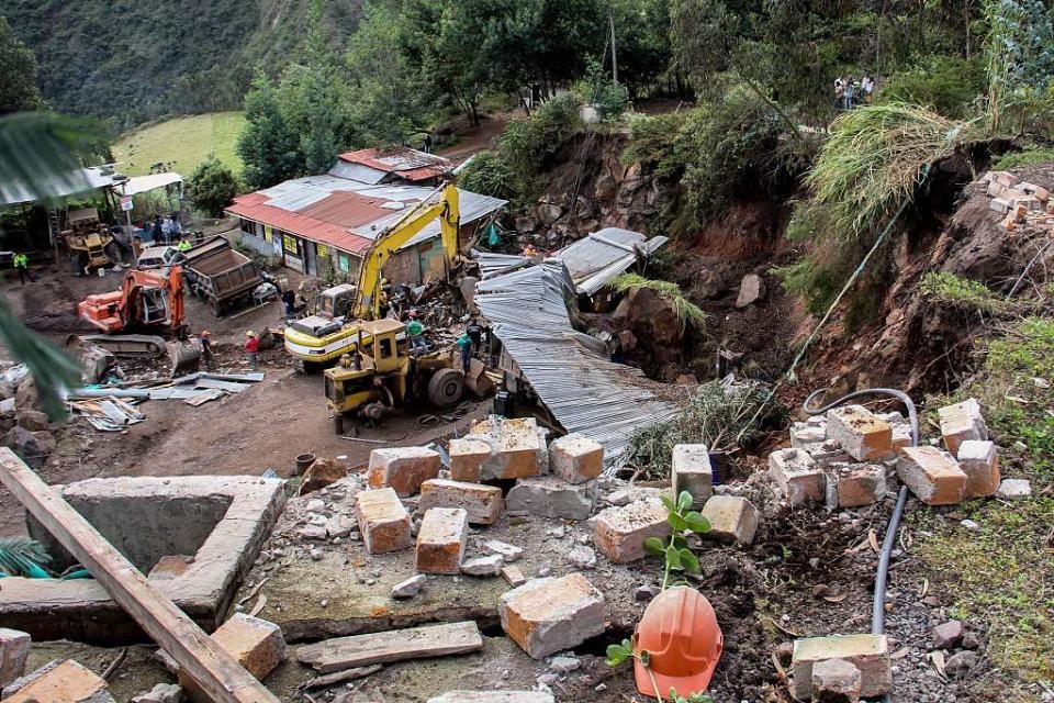 哥伦比亚加拉拉斯火山发生浅层地震 造成两人死亡多处房屋受损