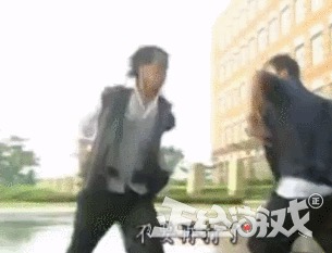 虽然《紫禁之巅》这个名字很武侠,很霸气,其实这是一部一言不合就尬舞