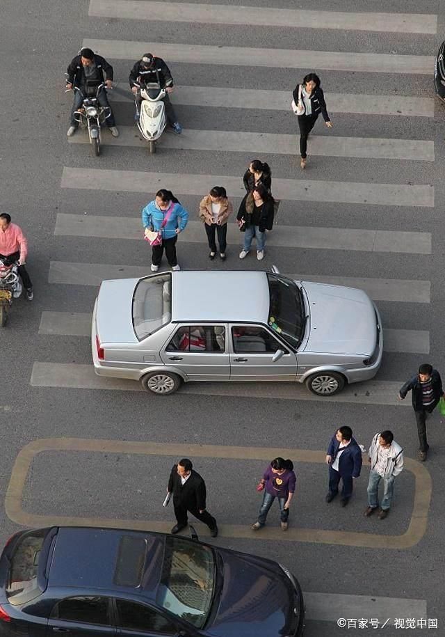 美国的交通文化，最好的并不是速度，公共汽车和中国大相径庭