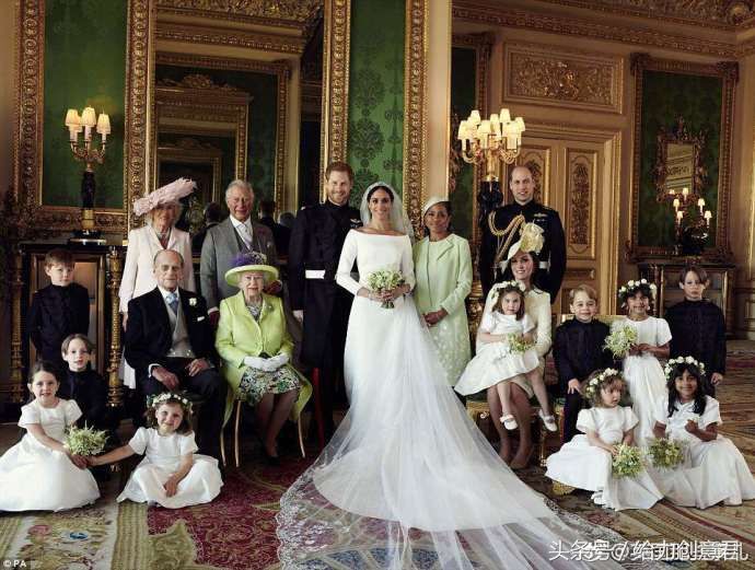 英国王室公布了哈里王子和梅根婚礼的官方结婚