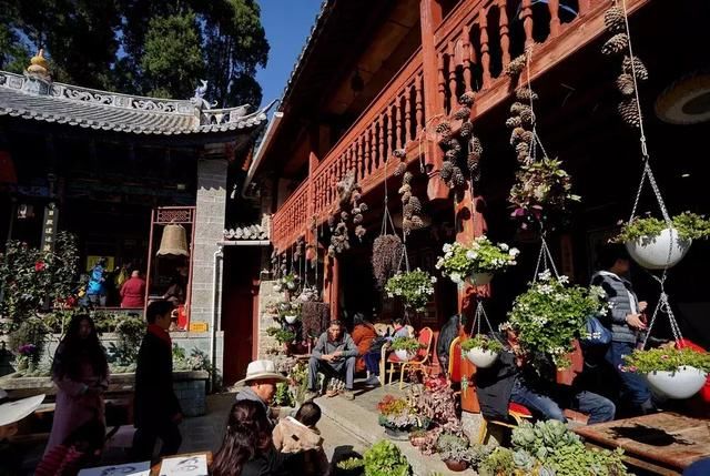 中国最美的尼姑庵，不烧香只种花，韩红也慕名而来！