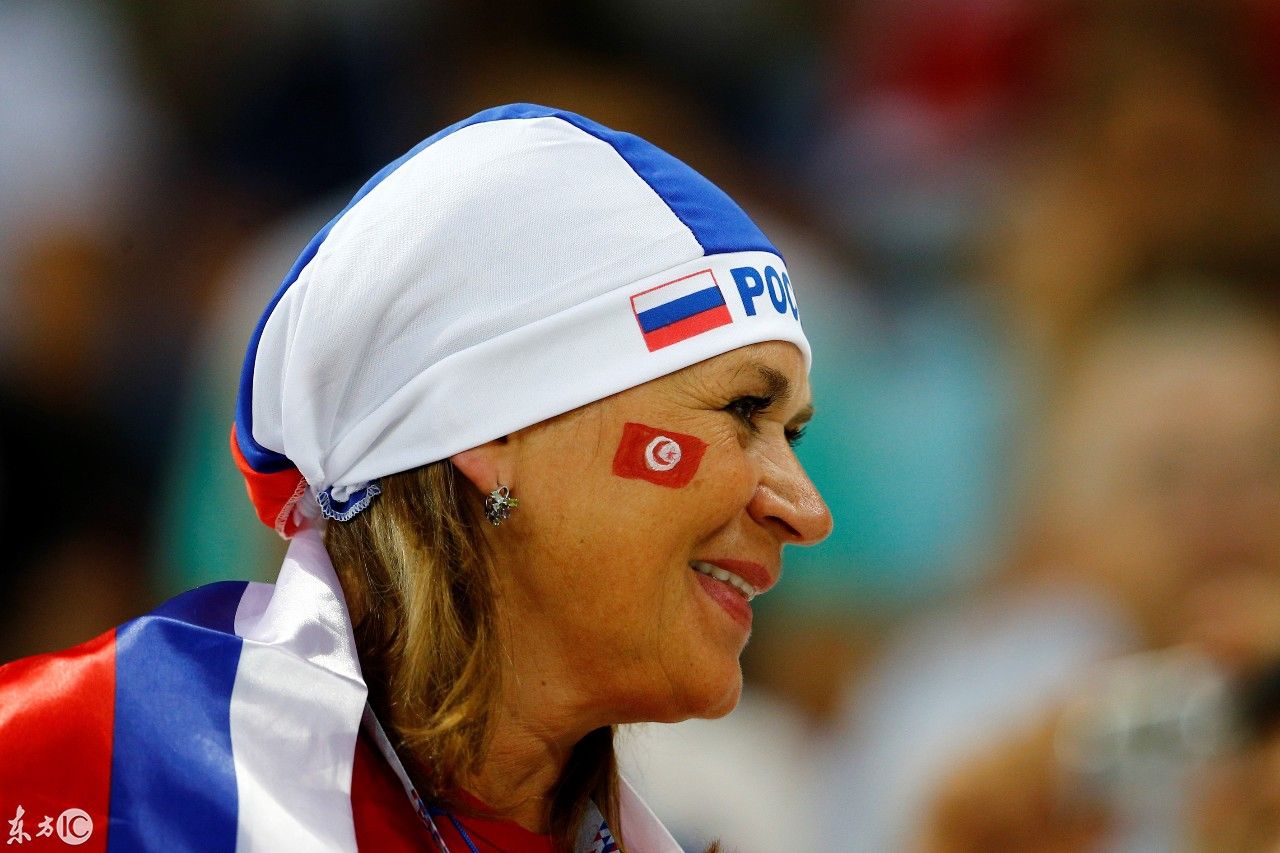 2018世界杯,英格兰大战突尼斯,捧场的球迷们