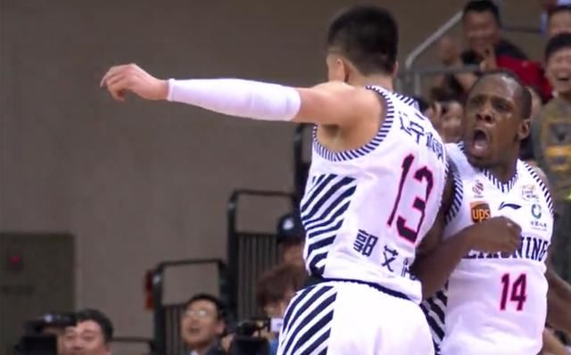 牛气!辽宁队大将韩德君说出一句大实话,让CBA