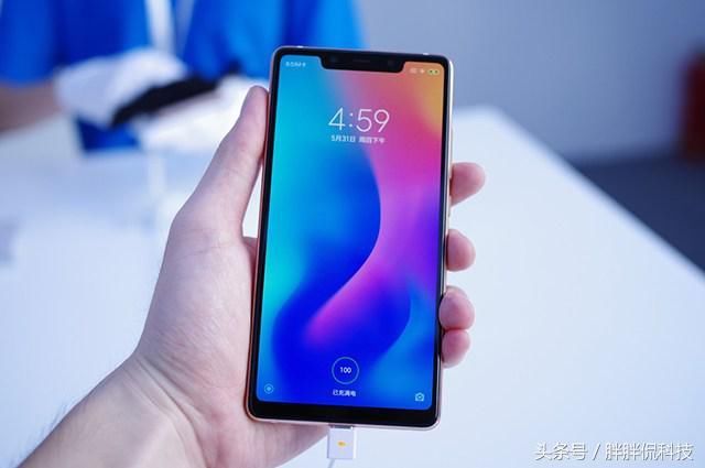 小米8SE:5.8英寸全面屏+骁龙710+MIUI10 雷军