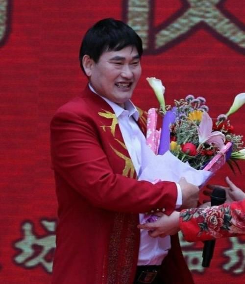 不图朱家的钱！大衣哥儿媳自爆与小伟自由恋爱，看重的是男方人品