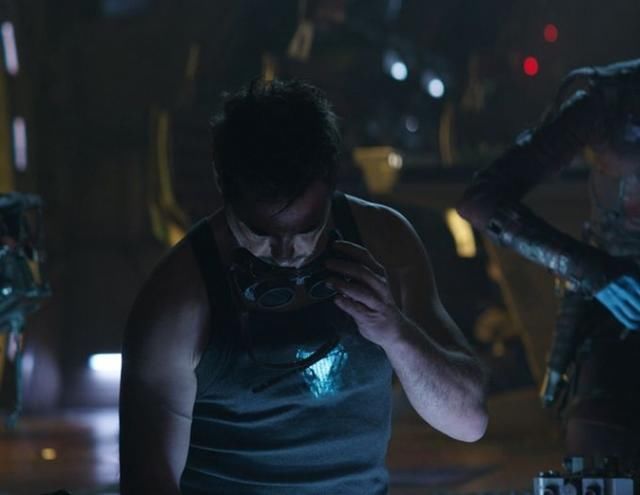 《复仇者联盟4》定档海报 4.24无限传奇史诗终