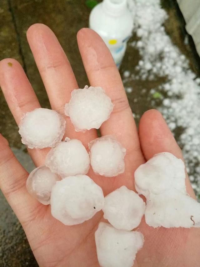 冰雹、雷雨、大风，河北7市遭突袭，今晚强对流天气继续！