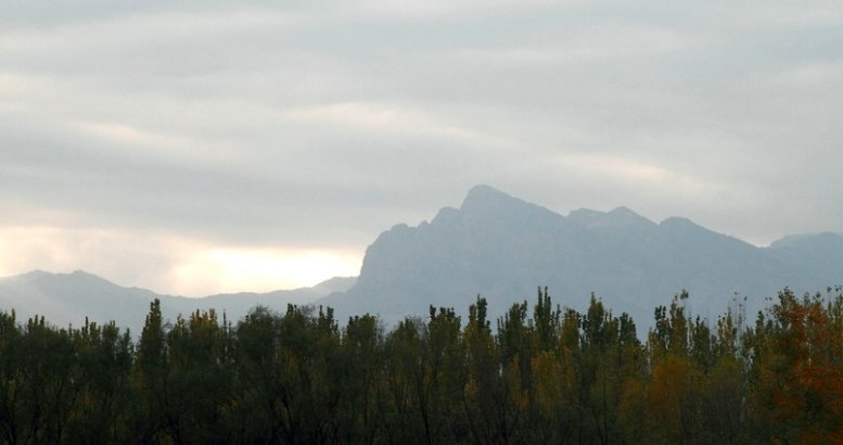 4,贺兰山巨型睡佛,位于宁夏和内蒙古交界处,佛面仰望天际,轮廓非常