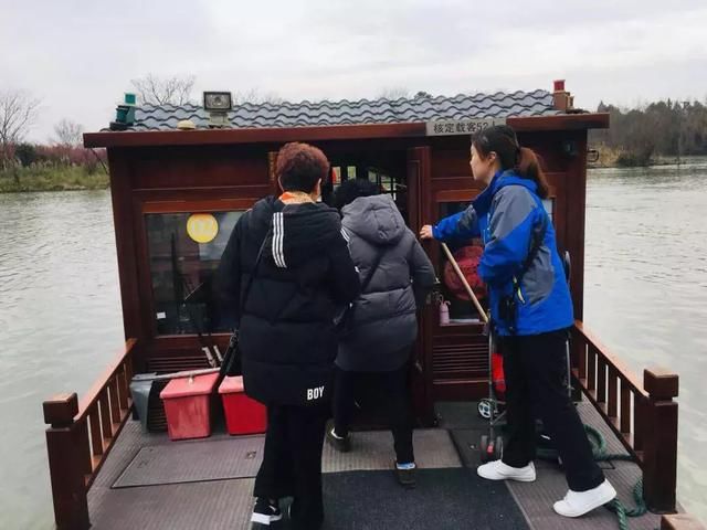 景区接待团队游客有哪些服务技巧?