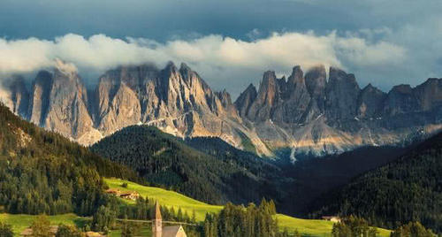 多洛米蒂山--世界知名的旅游度假胜地