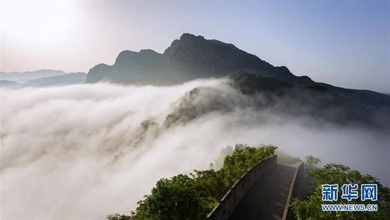 雨后黄崖关云海壮美