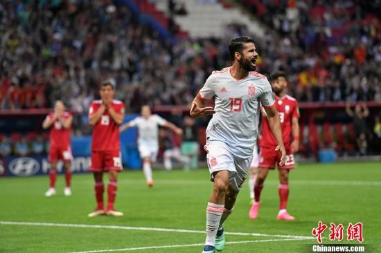 乌拉圭俄罗斯携手晋级,沙特埃及摩洛哥提前回家