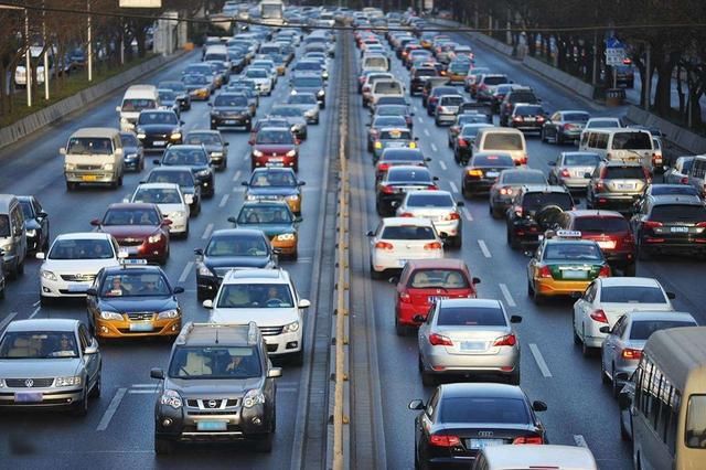 汽车限购被放开,到底利大还是弊大?