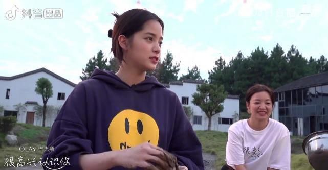 看到周迅都这么喜欢她,才知道欧阳娜娜最令人羡慕的究竟是什么