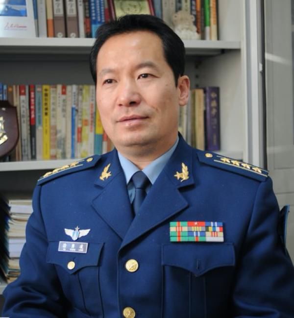 国际试飞员网上威胁崔永元,空军回应:其早已
