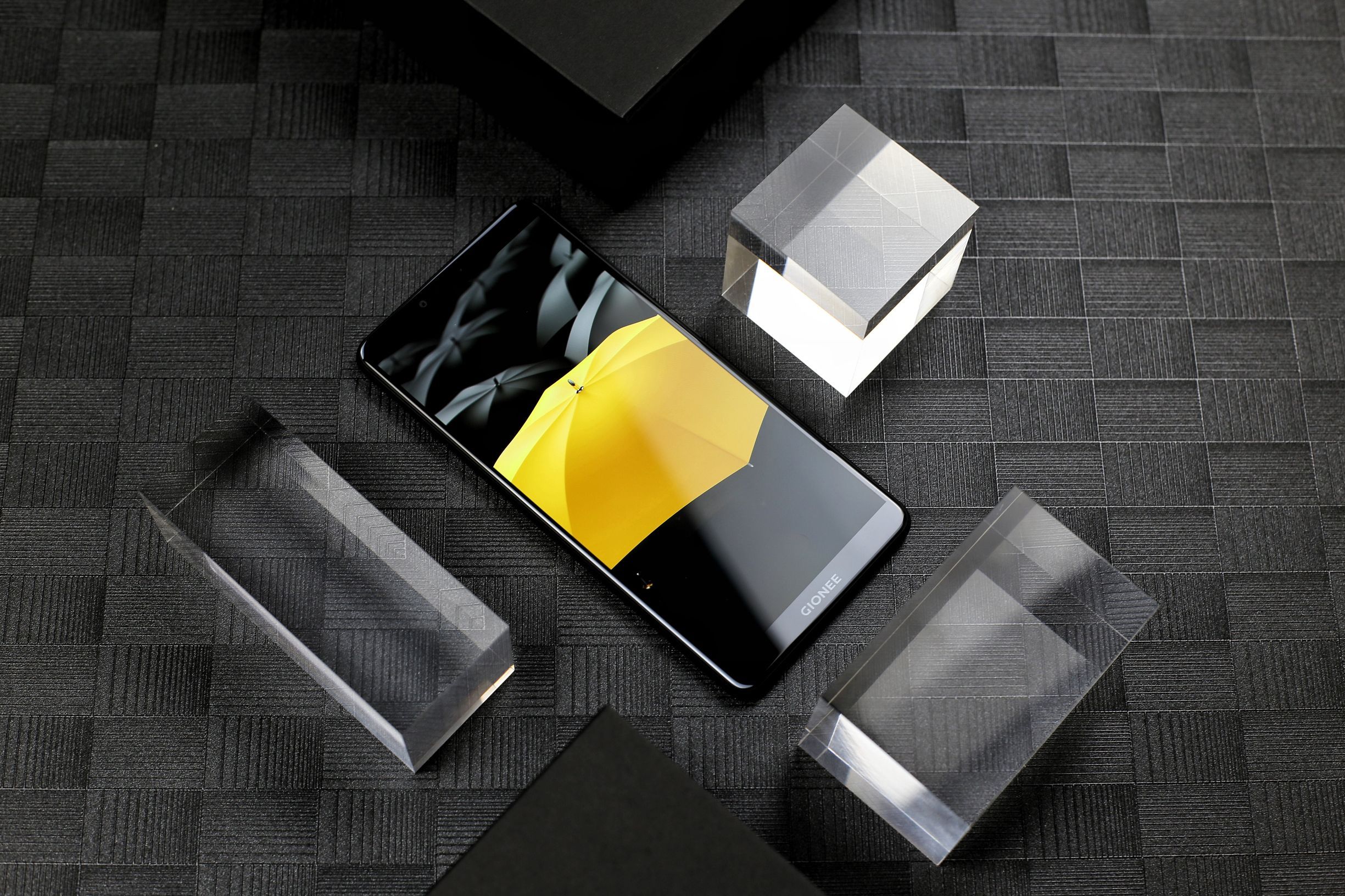 搭载安全双芯片,薛之谦邀你体验金立M7全面屏