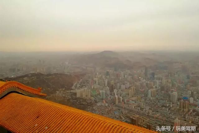 带她去大兰山顶上看兰州夜景，让她感觉什么是幸福感