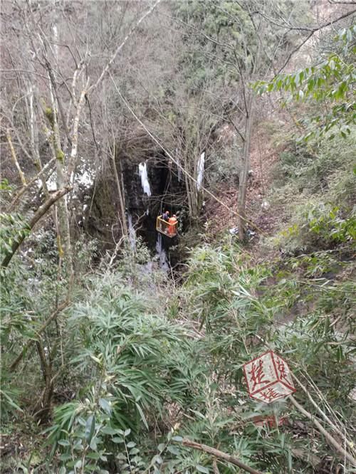 妻子伙同情人拜年路上杀夫骗保，大年初三宣恩男子殒命