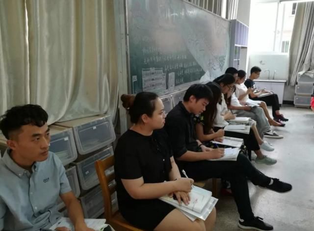 德清求是高中:示范引领 骨干担当记九月份骨干