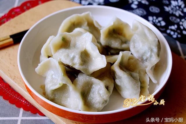 我家年夜饭的饺子，最爱韭菜馅，用上我这招，放一天都不出汤