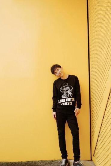 斗鱼纯白昨天上了微博热搜第一,网友:骚白该兑