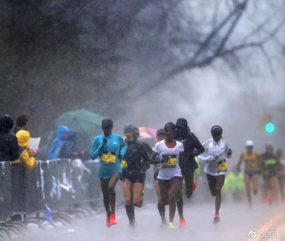 2018波士顿马拉松,遭遇赛事历史上最恶劣天气