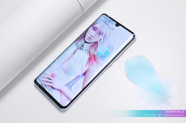 华为P30 Pro天空之境真机图赏,梦幻颜值又让多