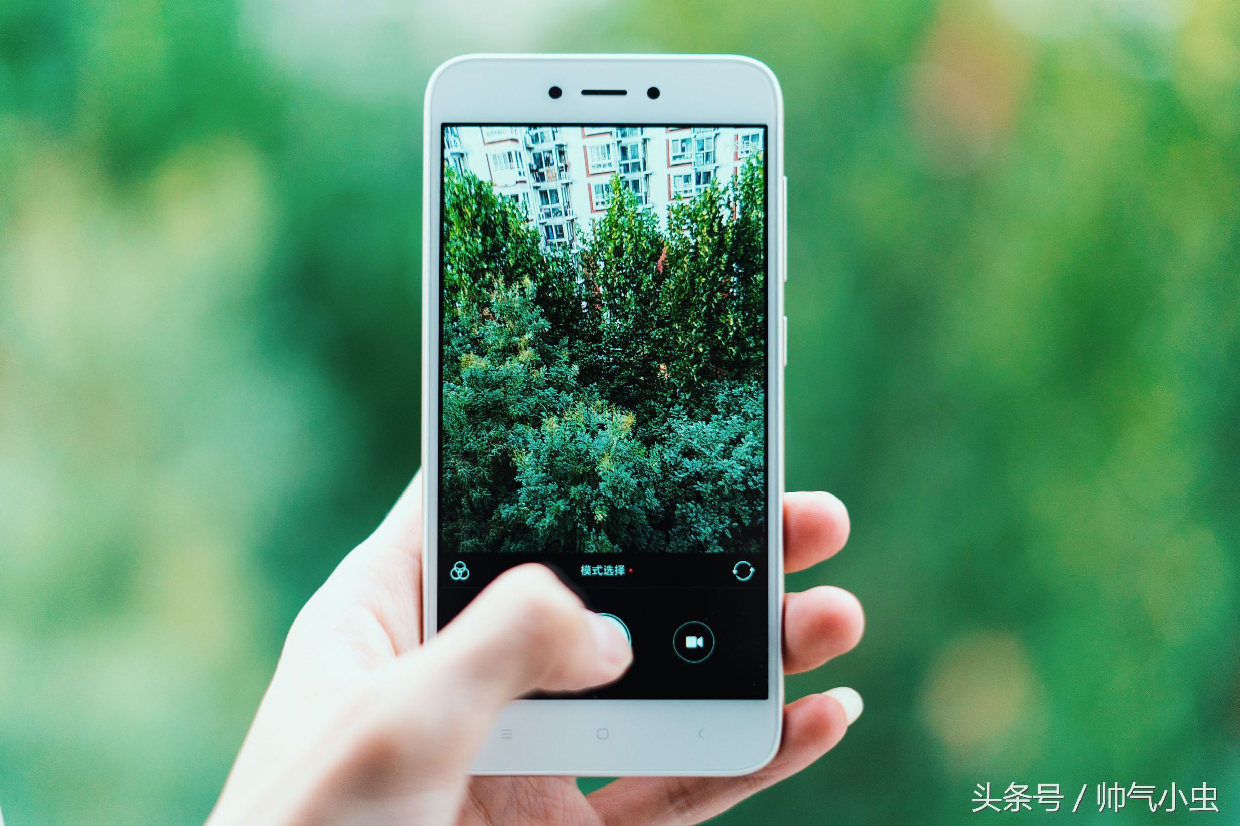 小米低调发布红米新机,不是全面屏,待机8天,又