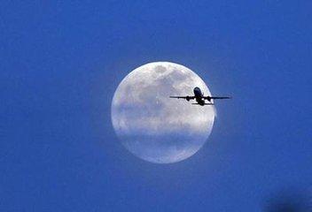 2019年会有三次超级月亮找好陪伴之人观看了