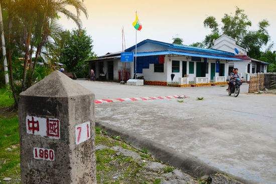 中国最神奇的村子，荡个秋千就“出国”，这种方式你见过吗?