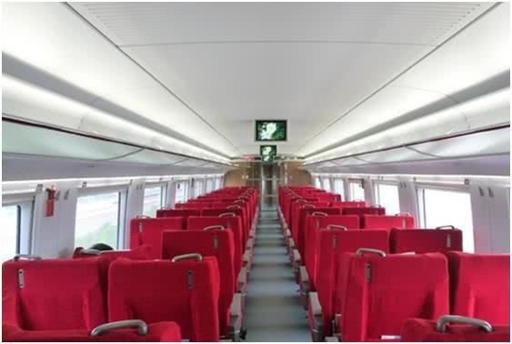 越南人到中国旅游,坐上中国高铁后,回国说越南