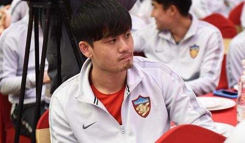 今日中超签约来真的!宋博轩不在计划,卡帅位置