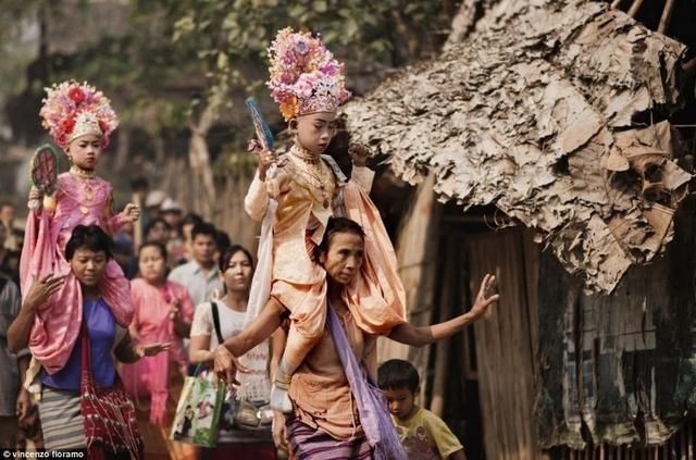 纪实:泰国男孩入寺为僧全过程