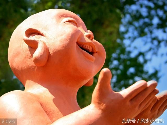 面相:耳朵垂不能只看大小关键看形状